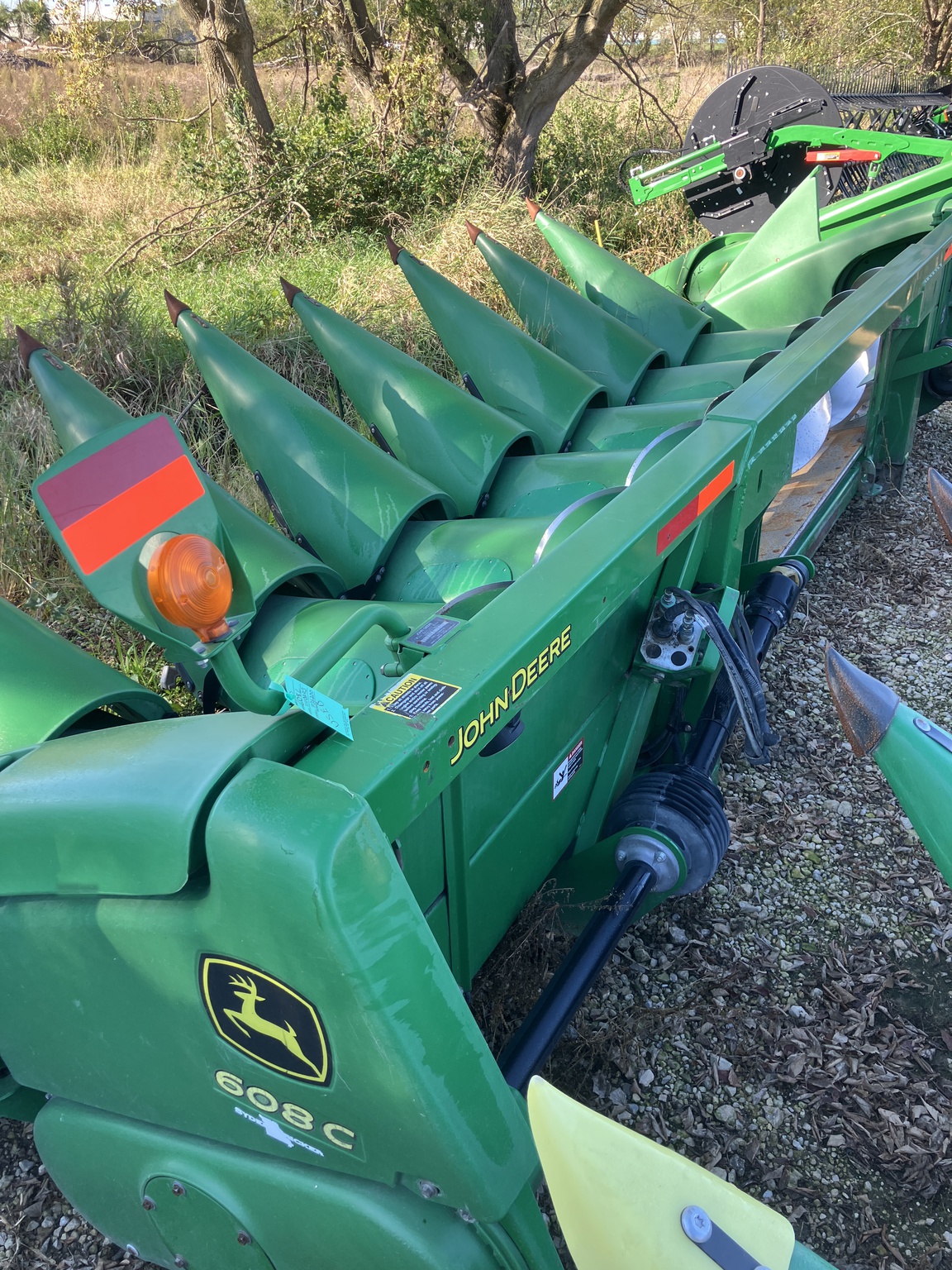 2010 John Deere 608C Image 1