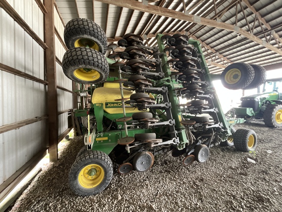 Photo of 2016 John Deere 1990