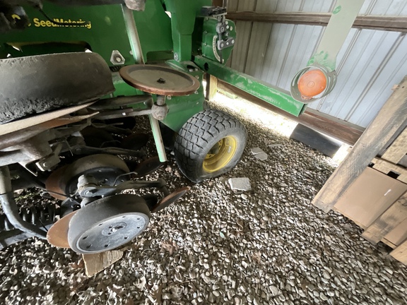 Photo of 2016 John Deere 1990