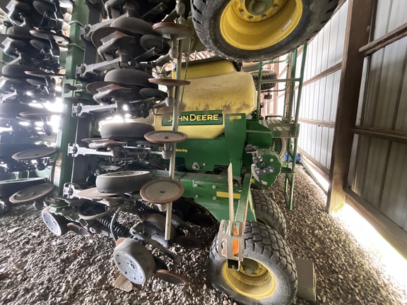 Photo of 2016 John Deere 1990
