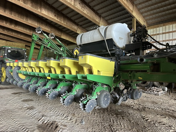 Photo of 2012 John Deere 1770NT