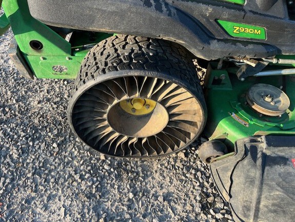 2022 John Deere Z930M