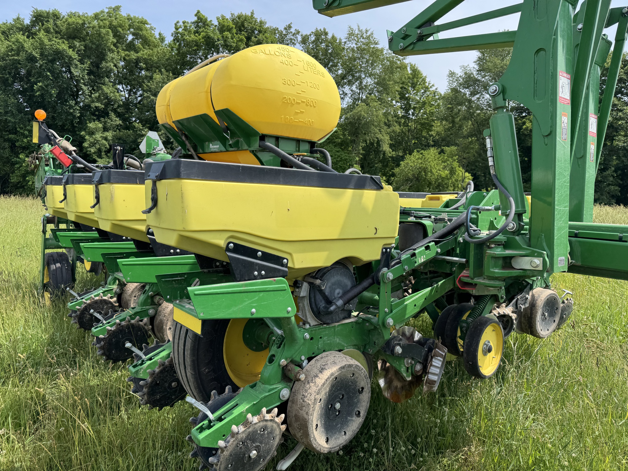 2021 John Deere 1775NT Image 1