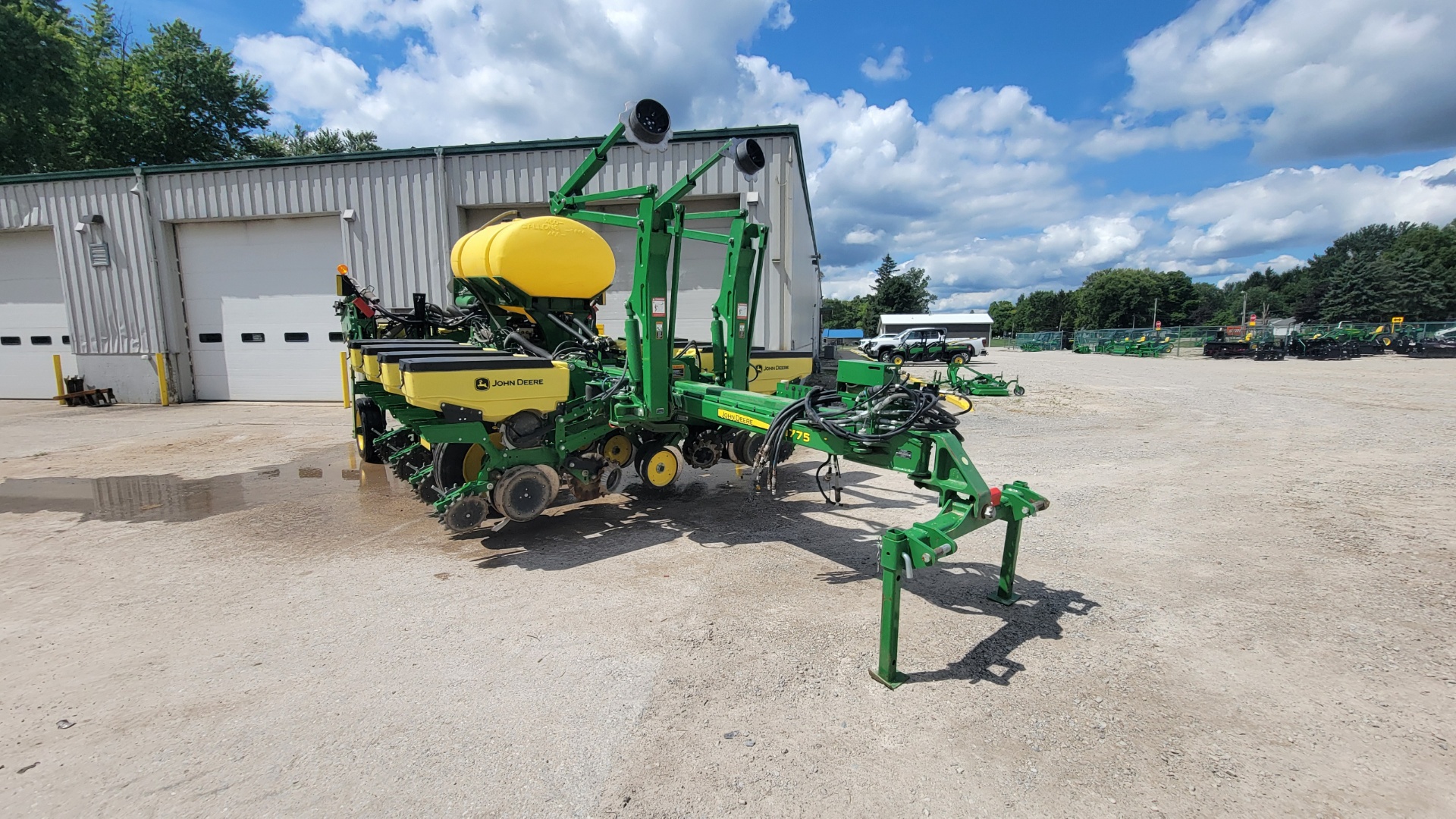 2021 John Deere 1775NT Image 1