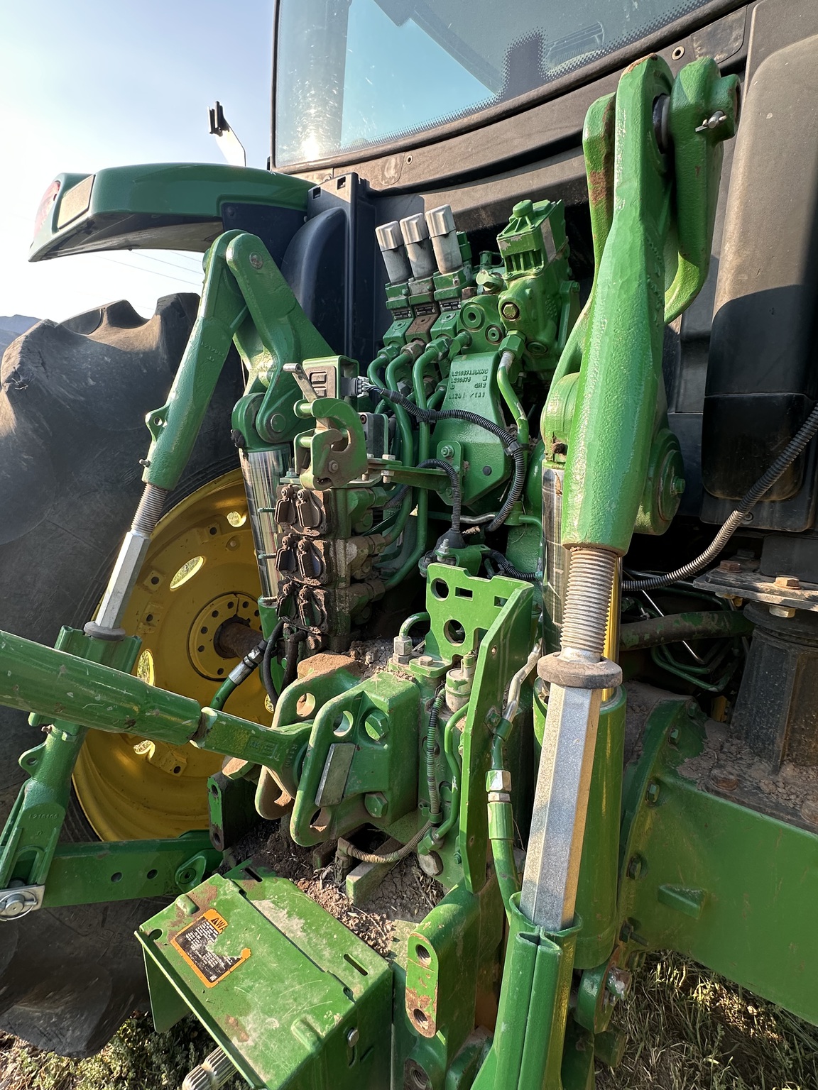 2018 John Deere 6175R Image 14