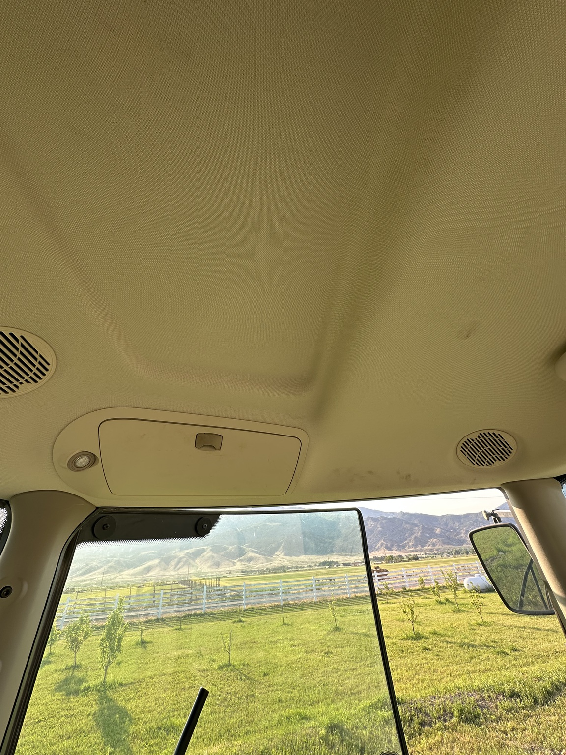 2018 John Deere 6175R Image 34