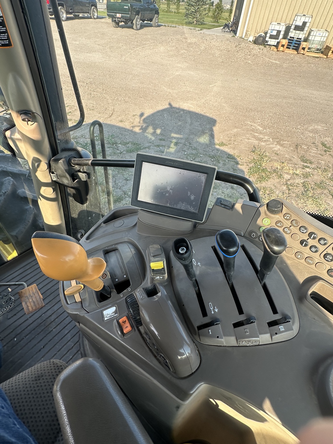 2018 John Deere 6175R Image 29