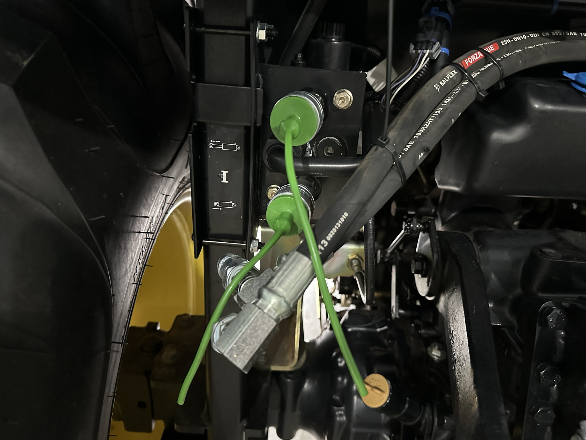 2013 John Deere 4520 Image 12