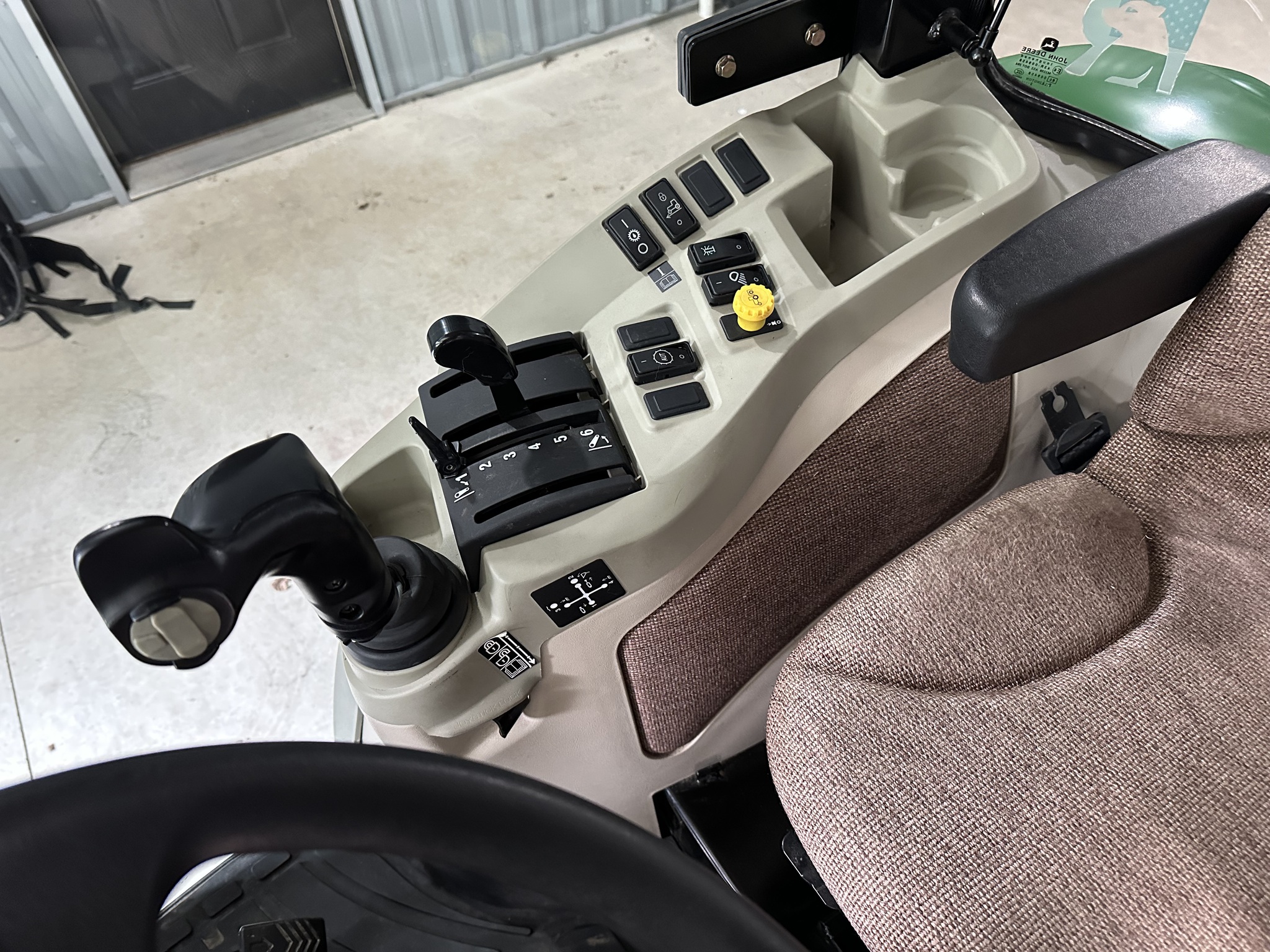 2013 John Deere 4520 Image 14