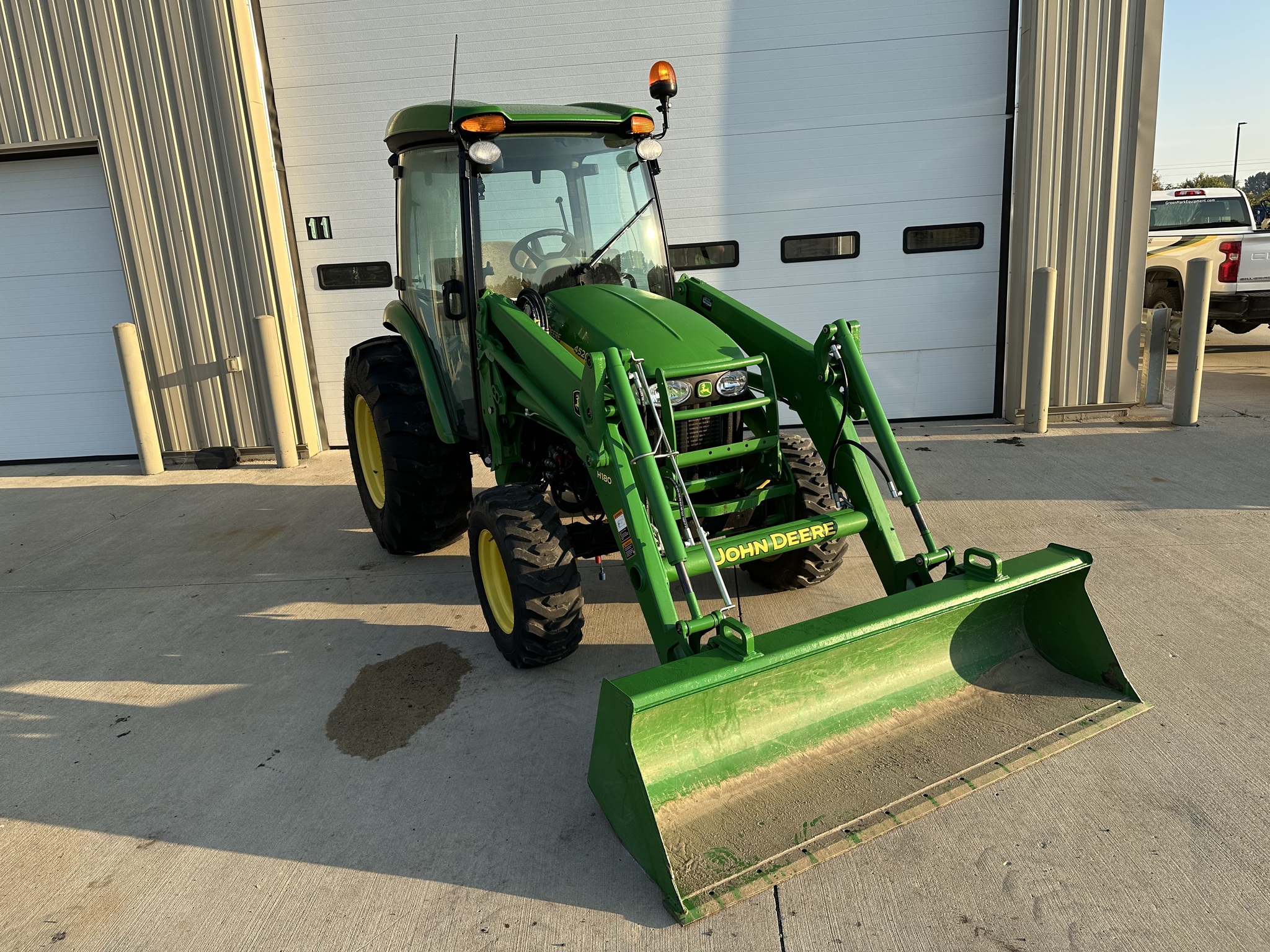 2013 John Deere 4520 Image 2