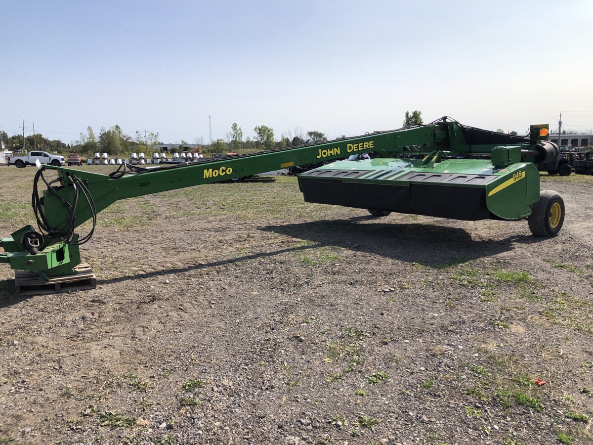 2019 John Deere 946 Image 2