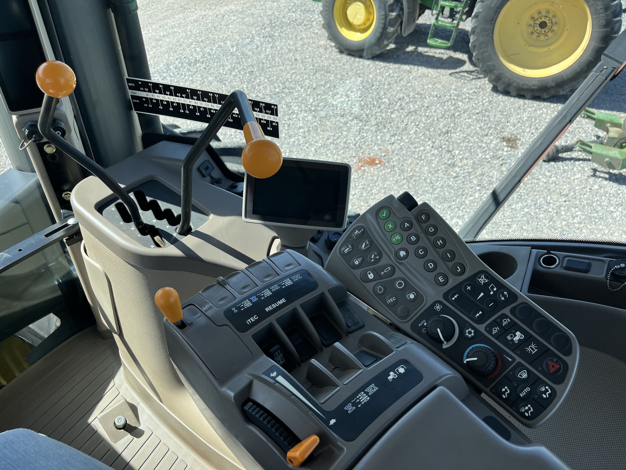 2013 John Deere 9360R Image 25