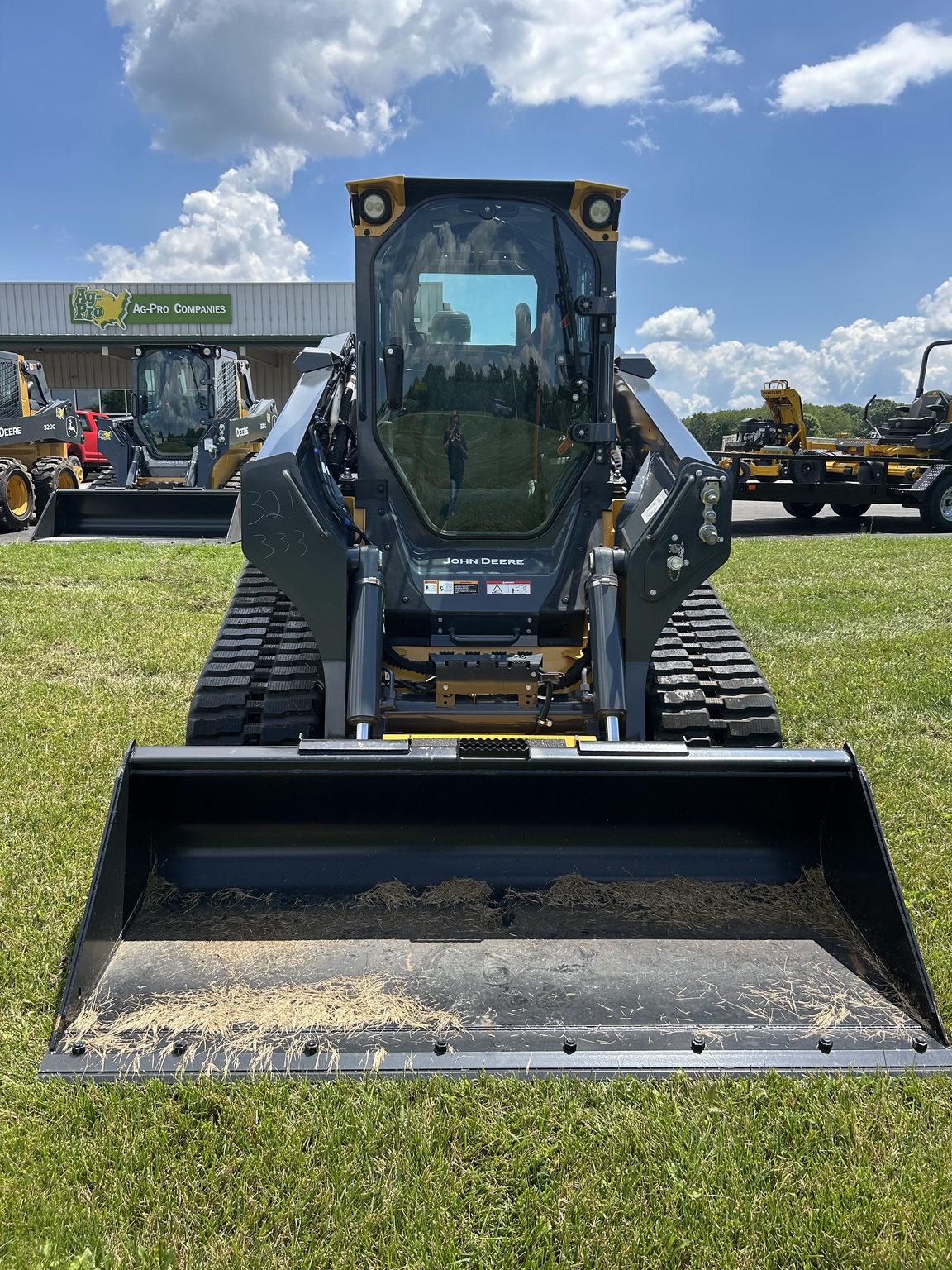 2025 John Deere 333 P Image 1