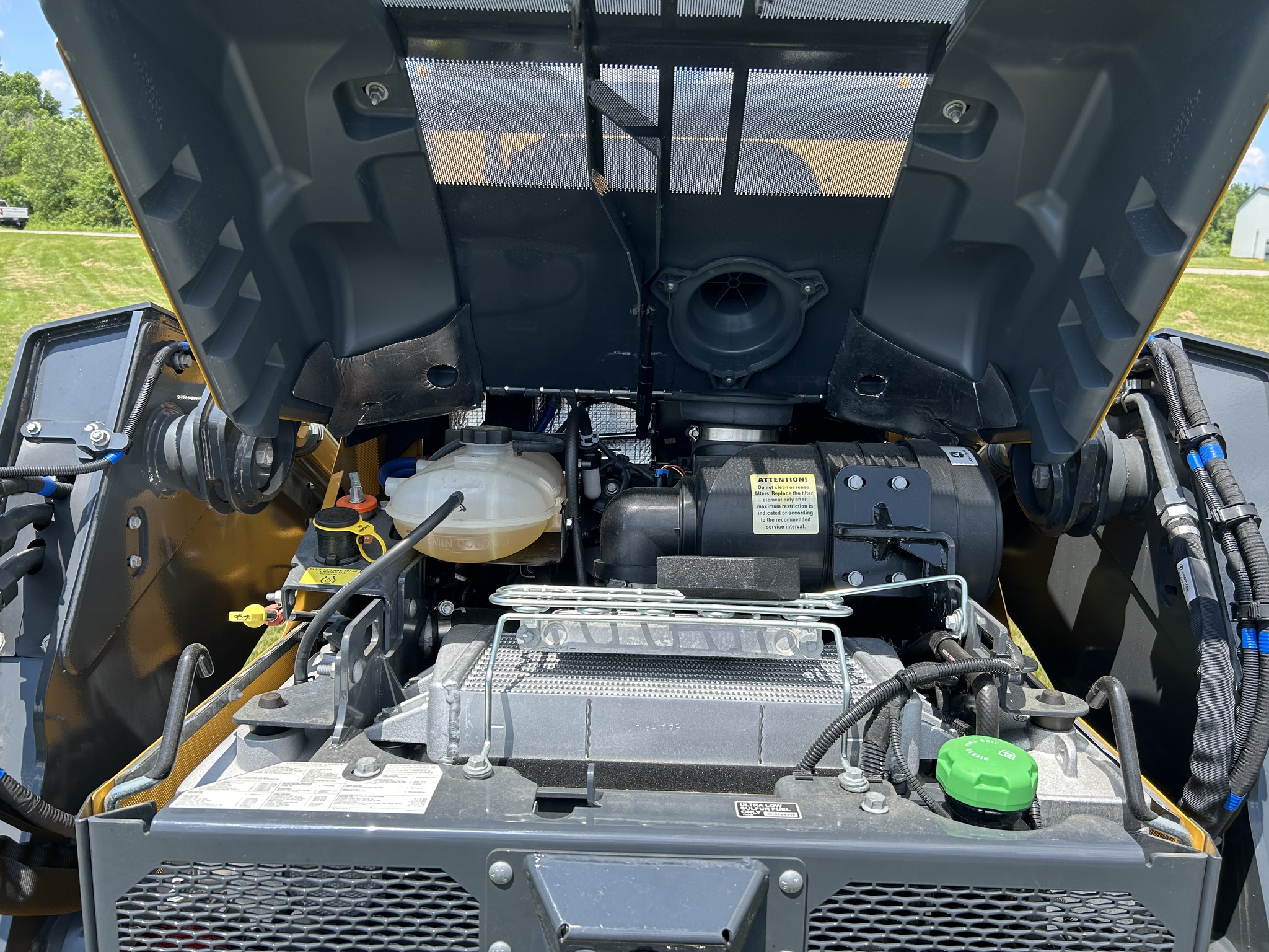 2025 John Deere 333 P Image 5