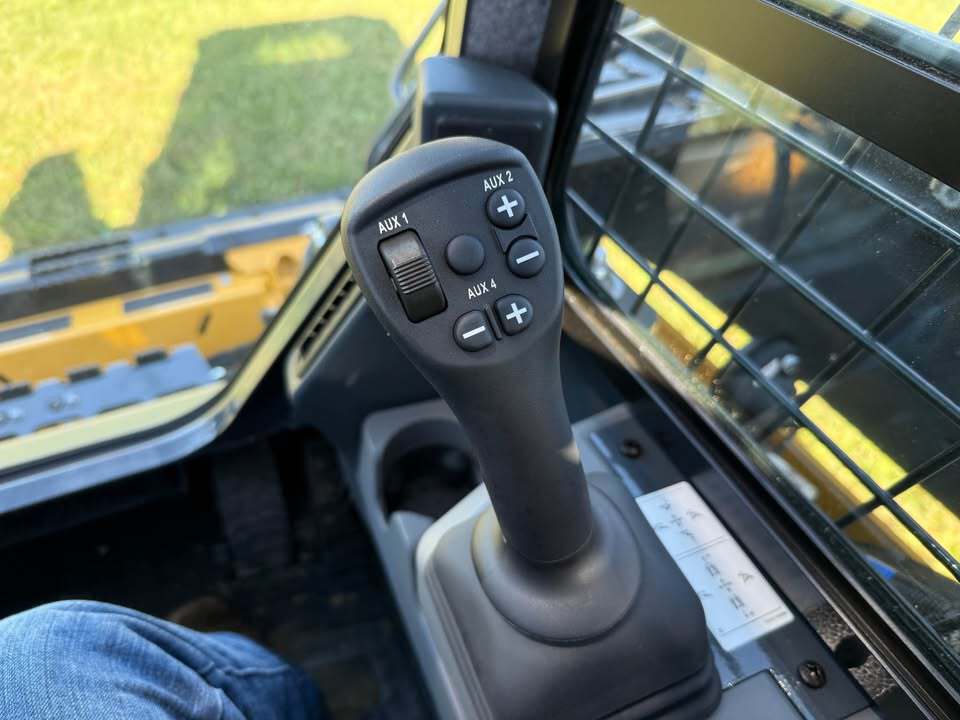 2025 John Deere 333 P Image 14