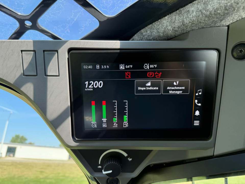 2025 John Deere 333 P Image 16