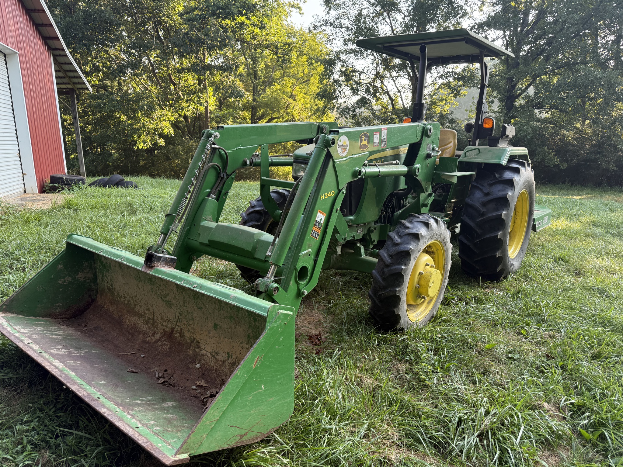 2014 John Deere 5065E Image 1