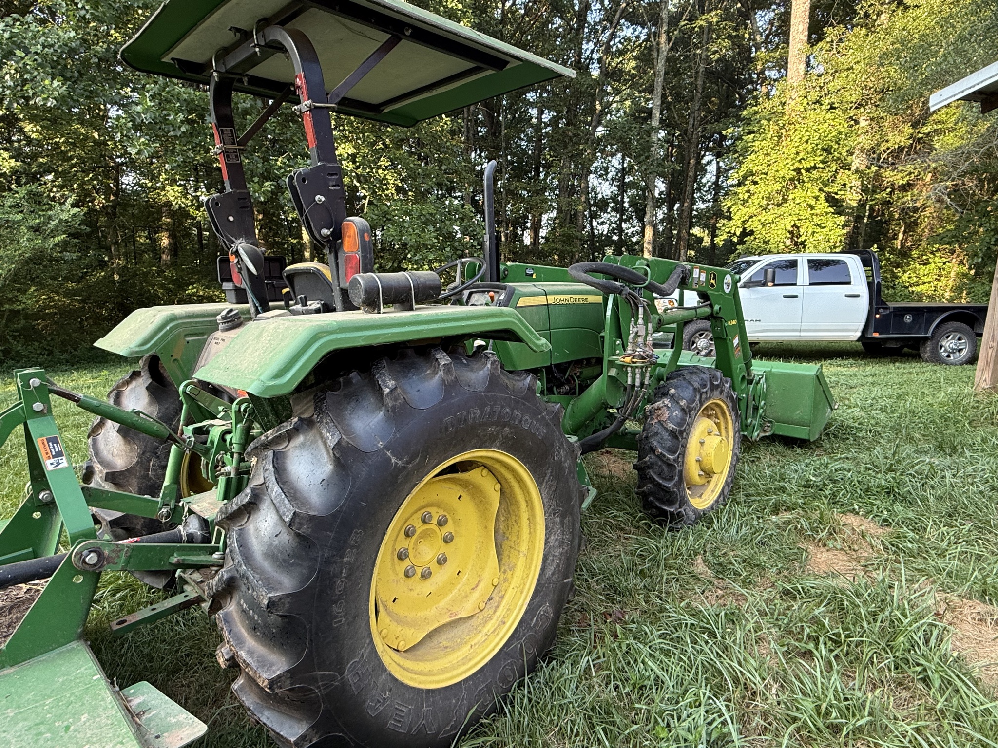 2014 John Deere 5065E Image 5