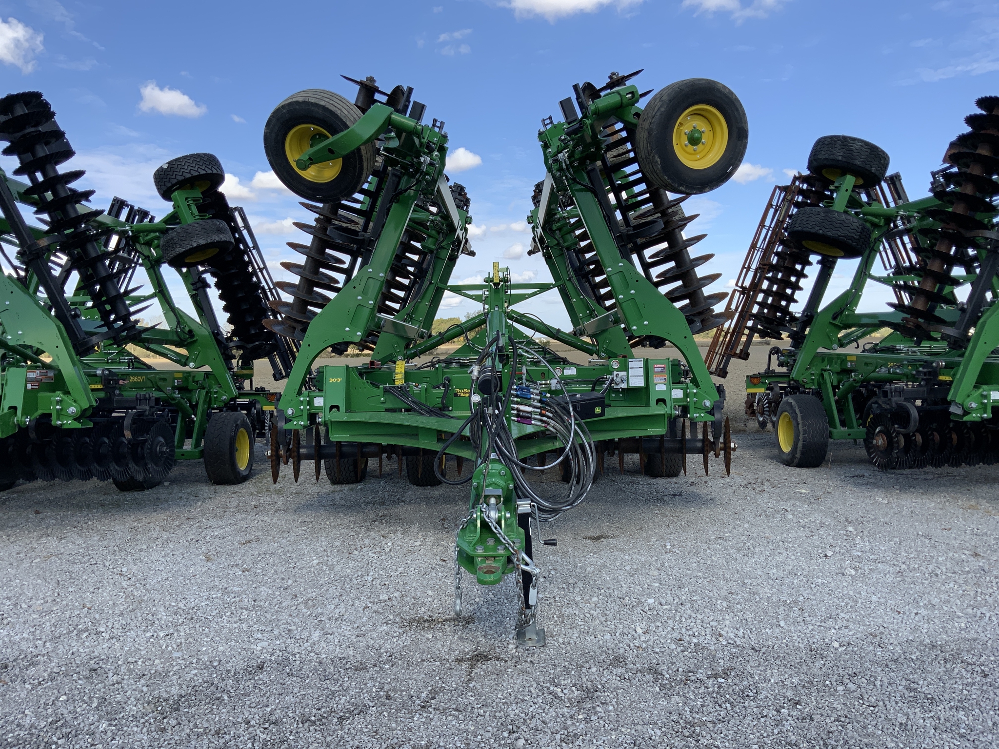 2022 John Deere 2660VT Image 10