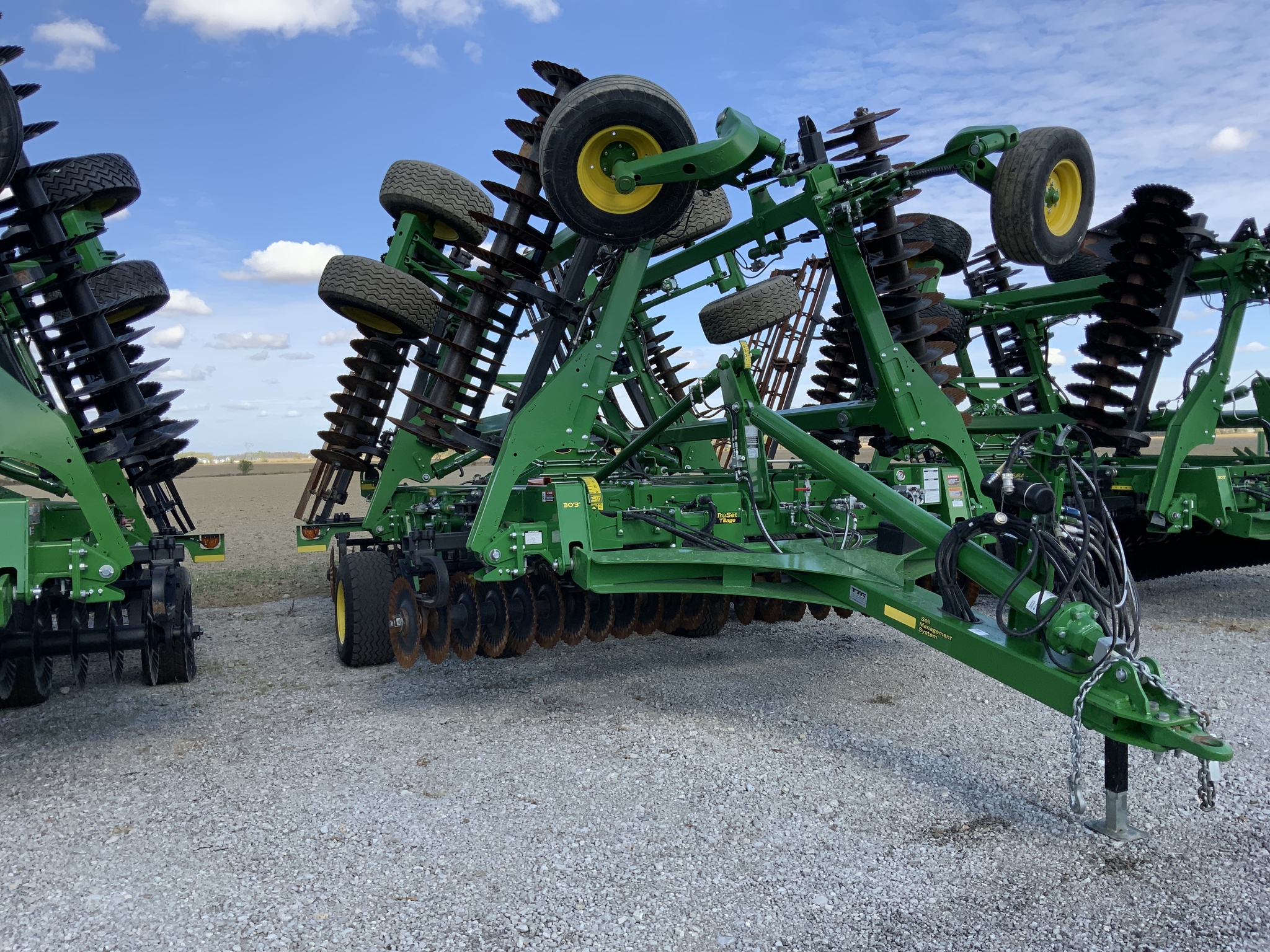 2022 John Deere 2660VT Image 11