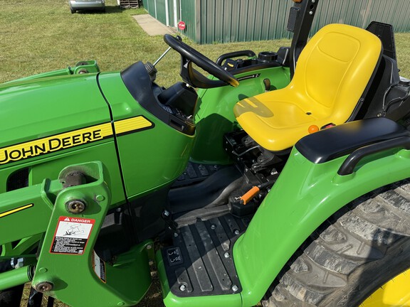 Photo of 2021 John Deere 3038E