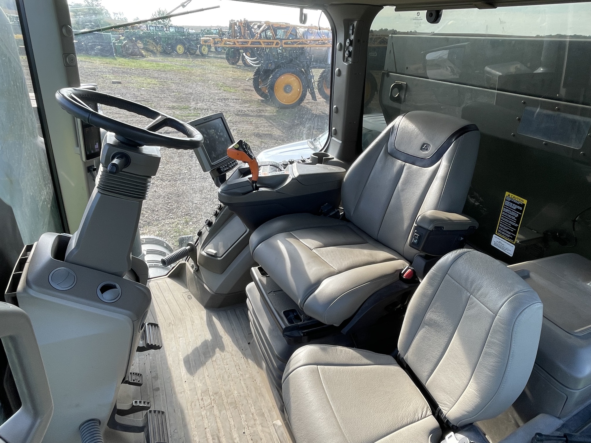 2022 John Deere 800R Image 9