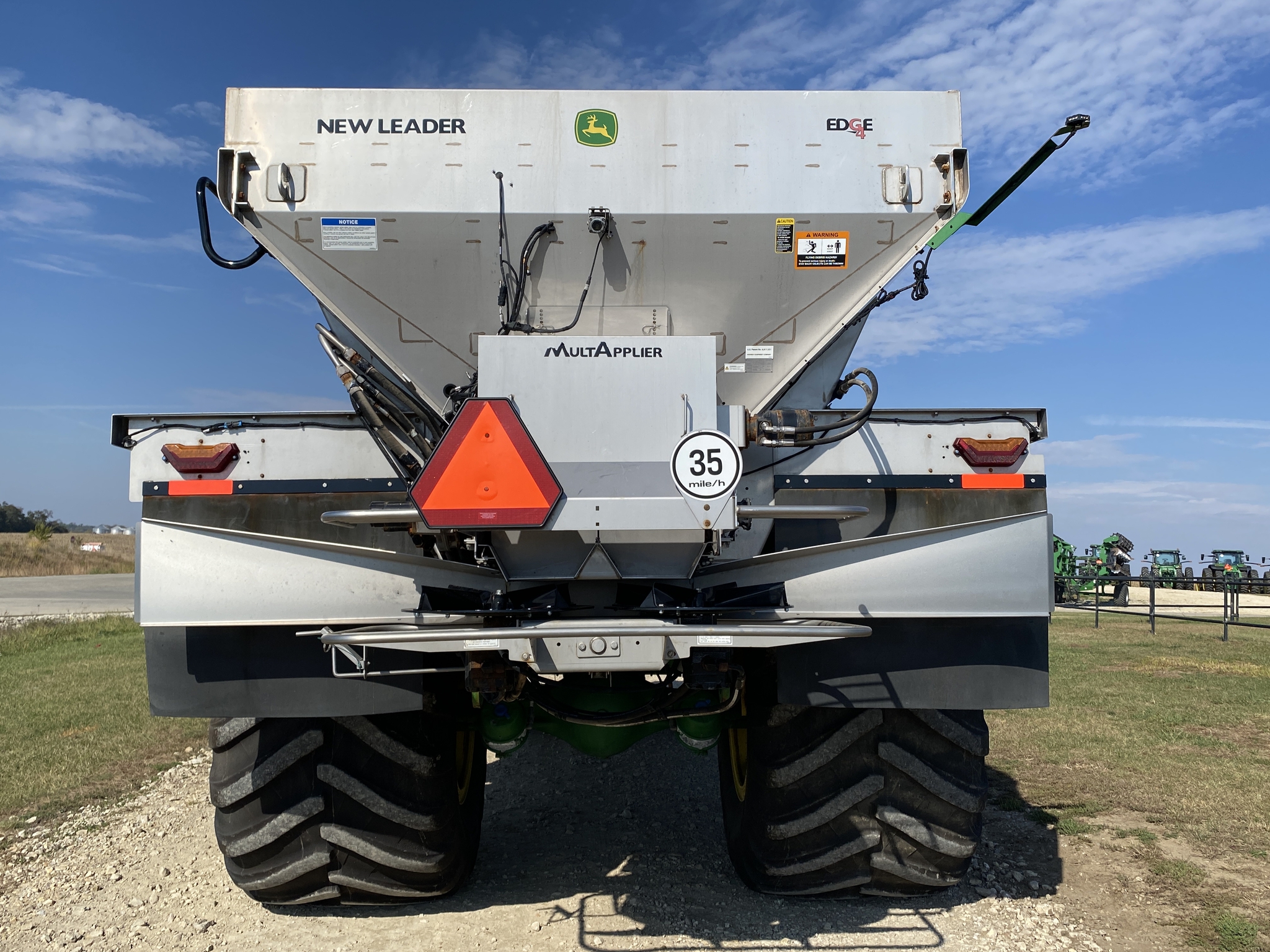 2022 John Deere 800R Image 3