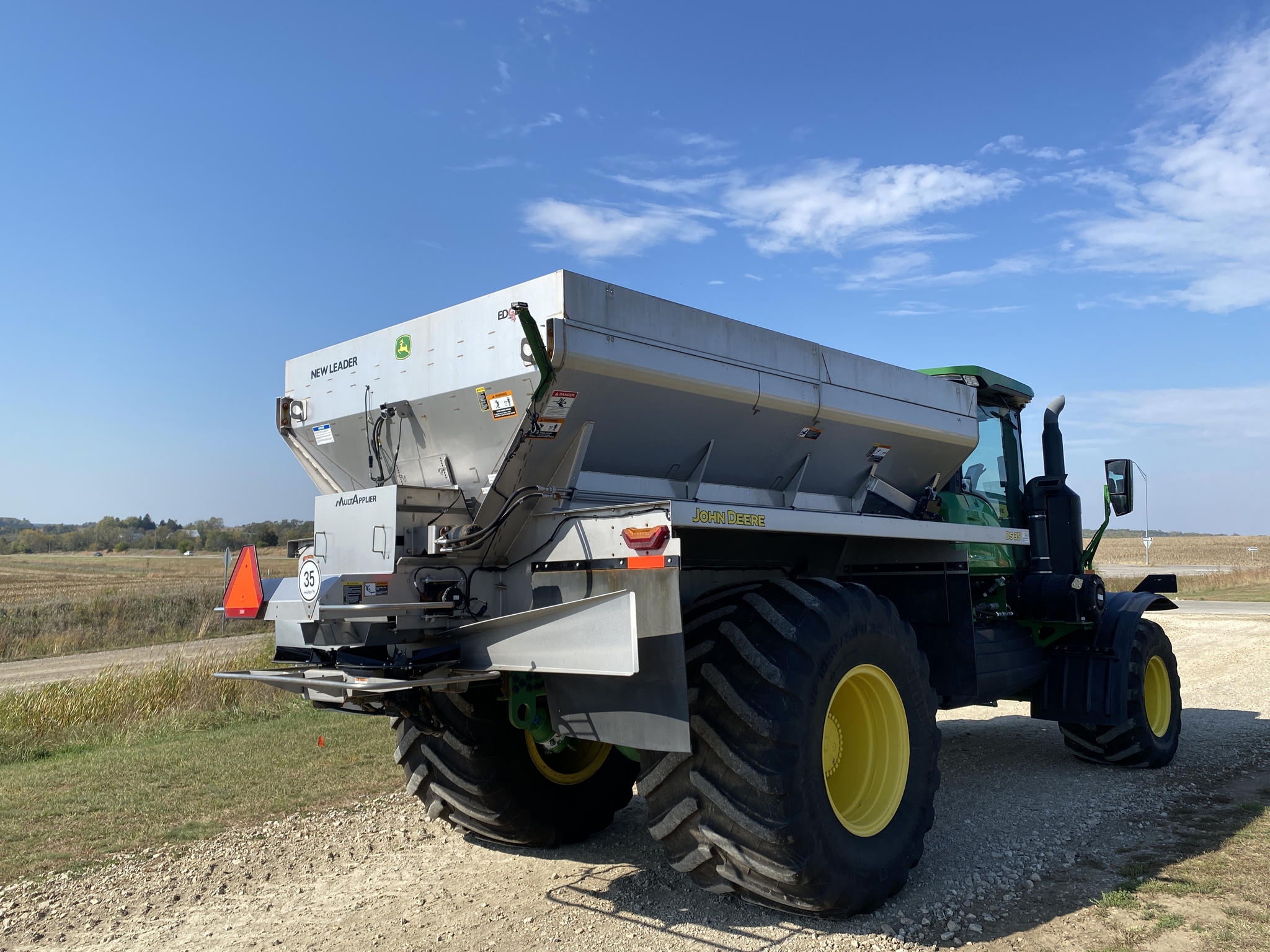 2022 John Deere 800R Image 6