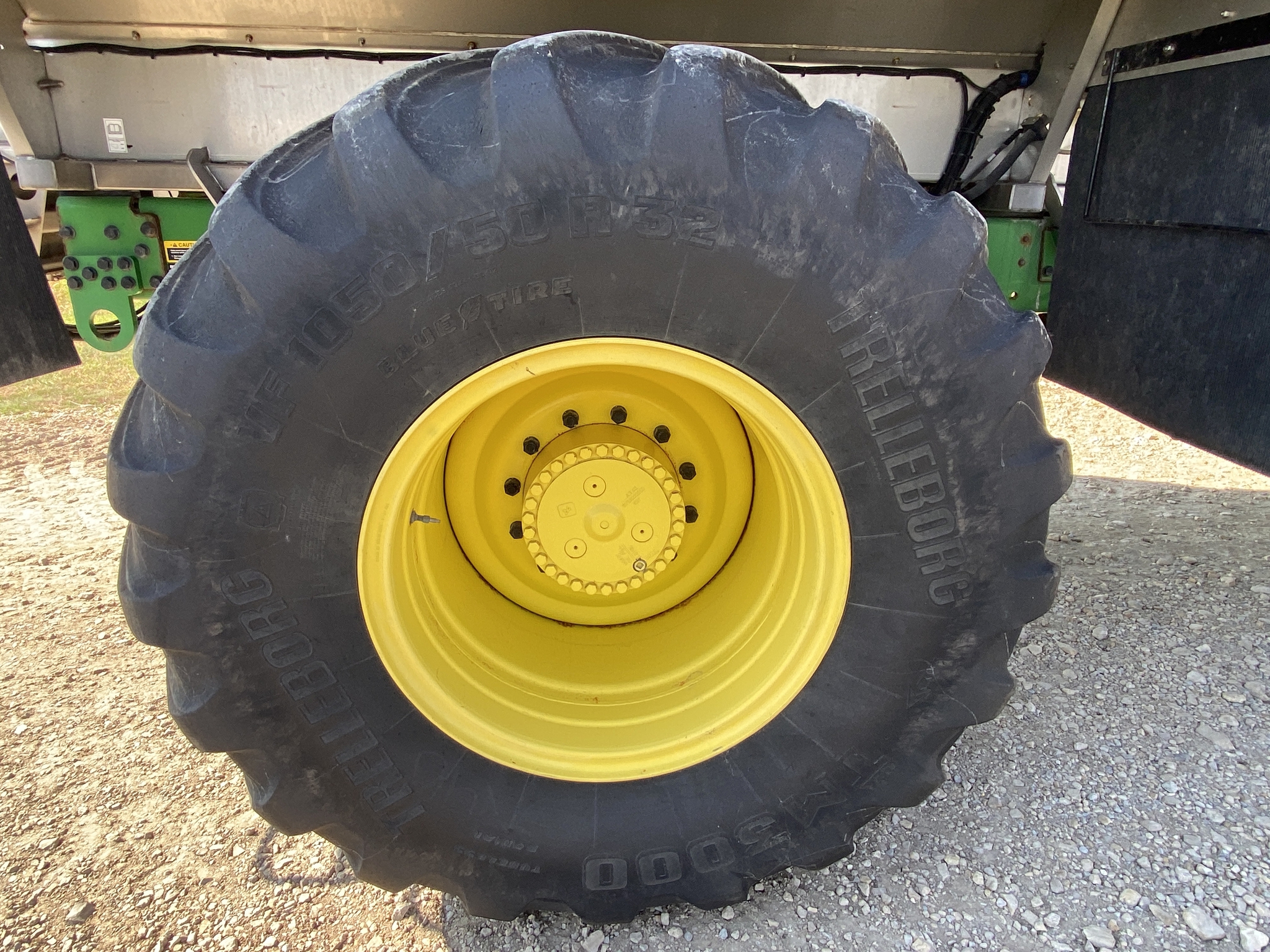 2022 John Deere 800R Image 16