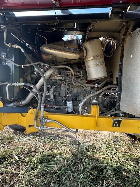 2023 New Holland Speedrower 220 Image 8