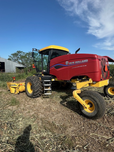 2023 New Holland Speedrower 220 Image 5
