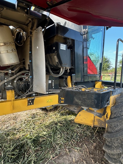 2023 New Holland Speedrower 220 Image 9