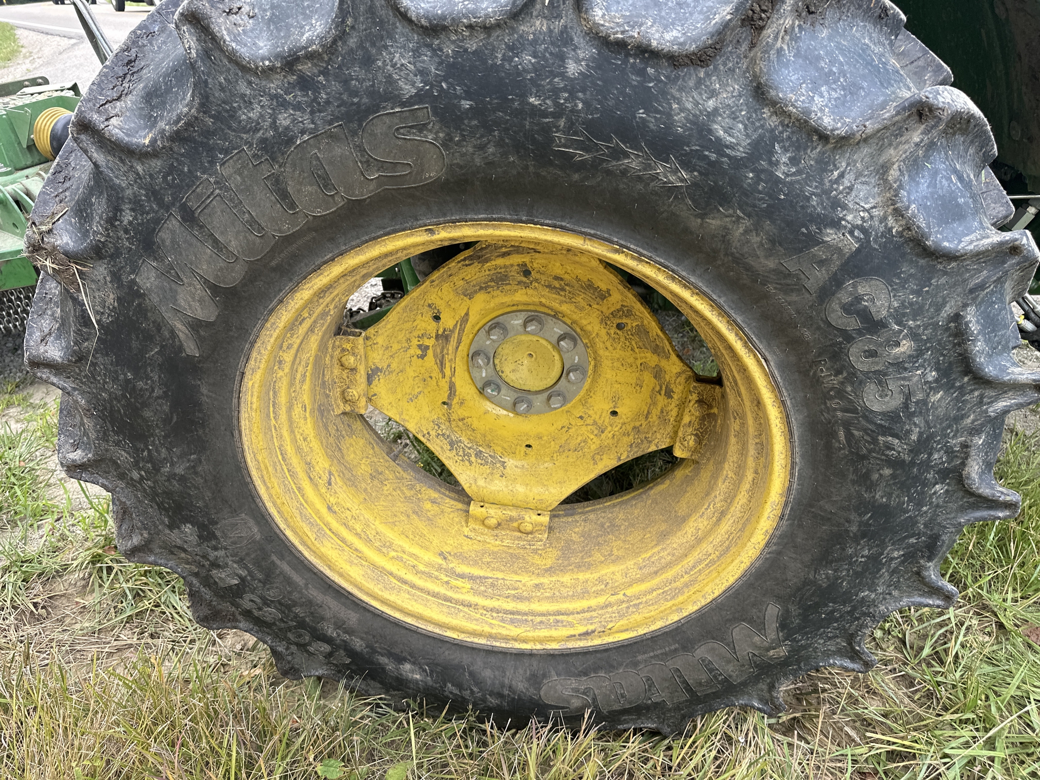 2023 John Deere 6120E Image 9