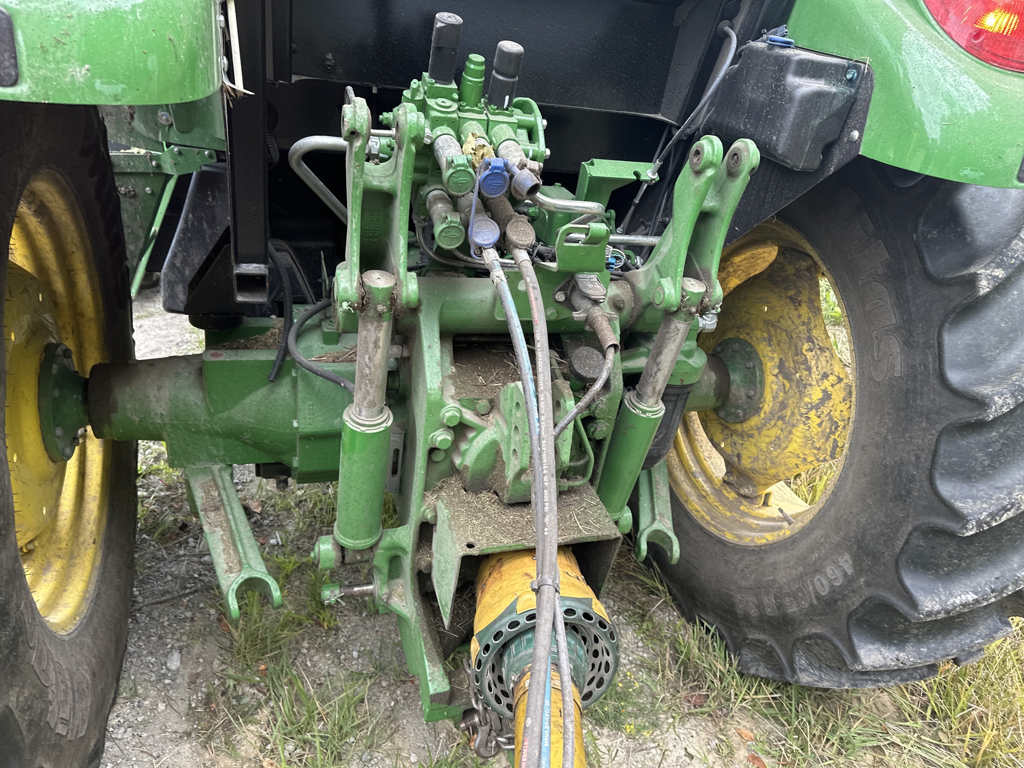 2023 John Deere 6120E Image 18