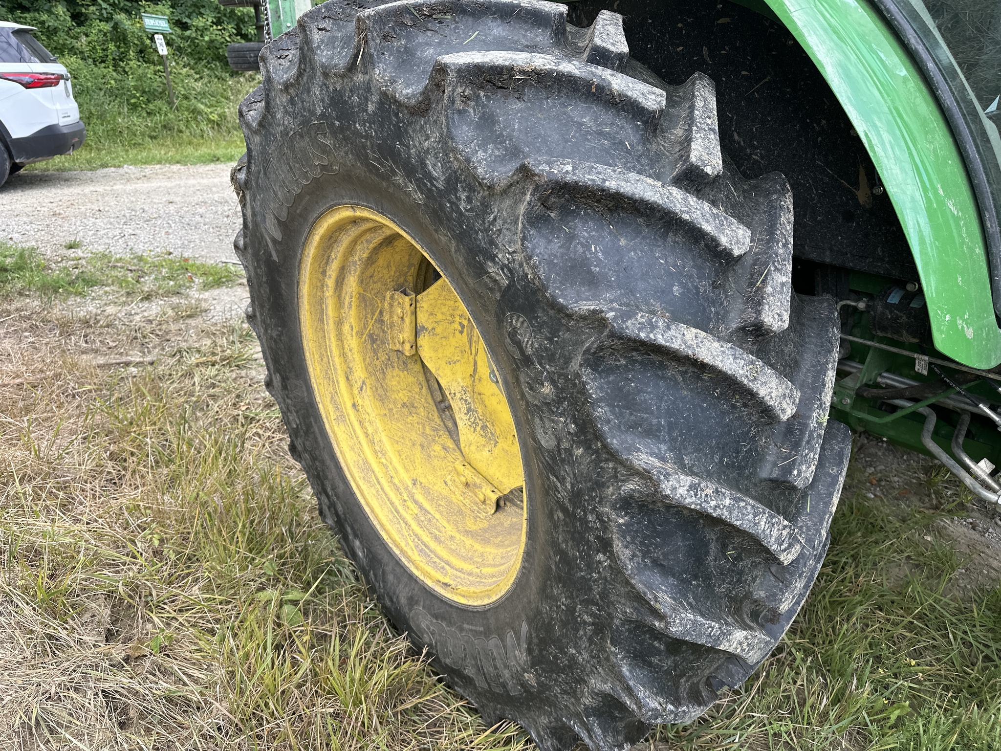 2023 John Deere 6120E Image 10