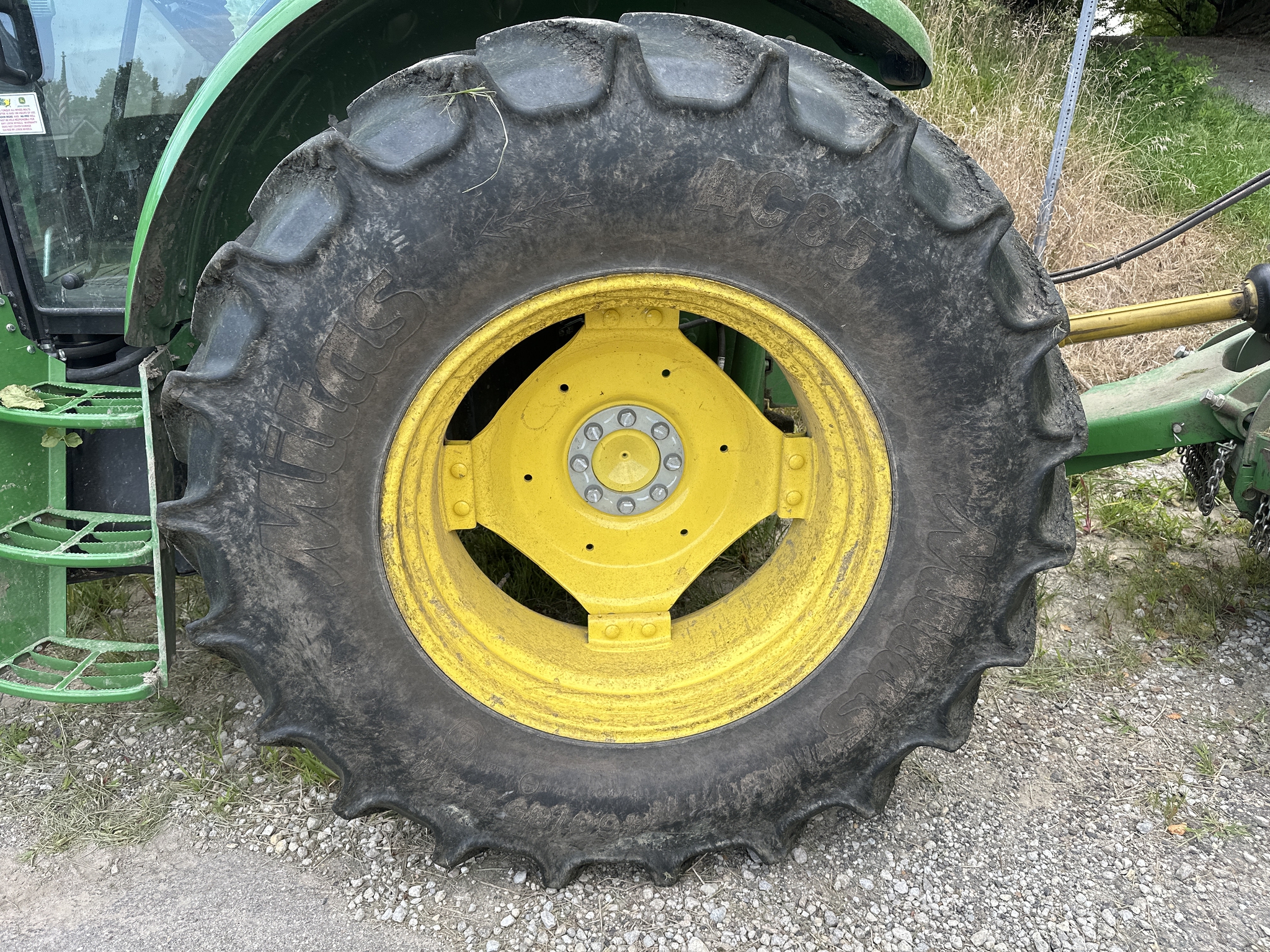 2023 John Deere 6120E Image 13