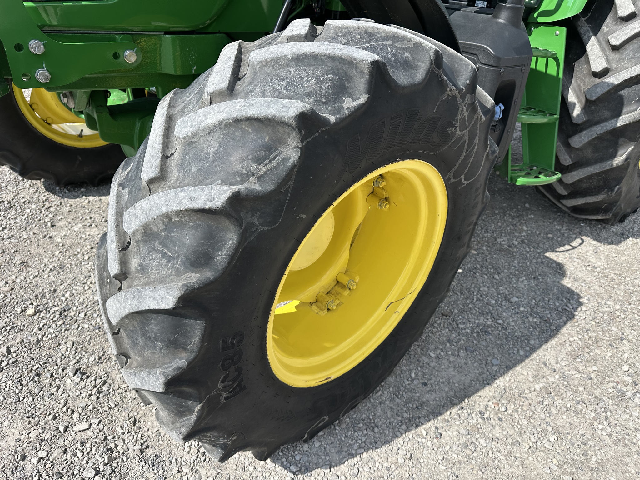 2023 John Deere 6120E Image 15