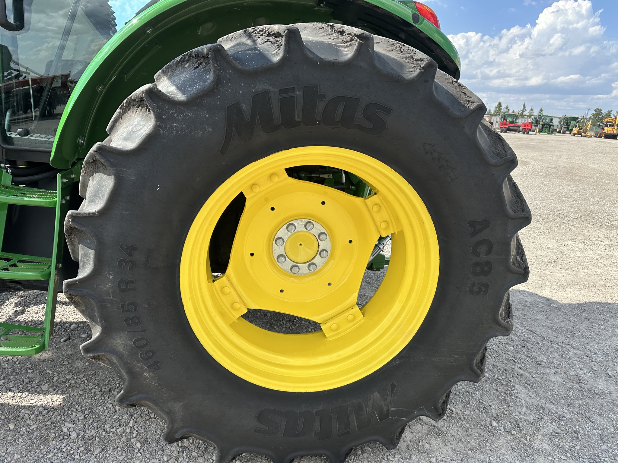2023 John Deere 6120E Image 14