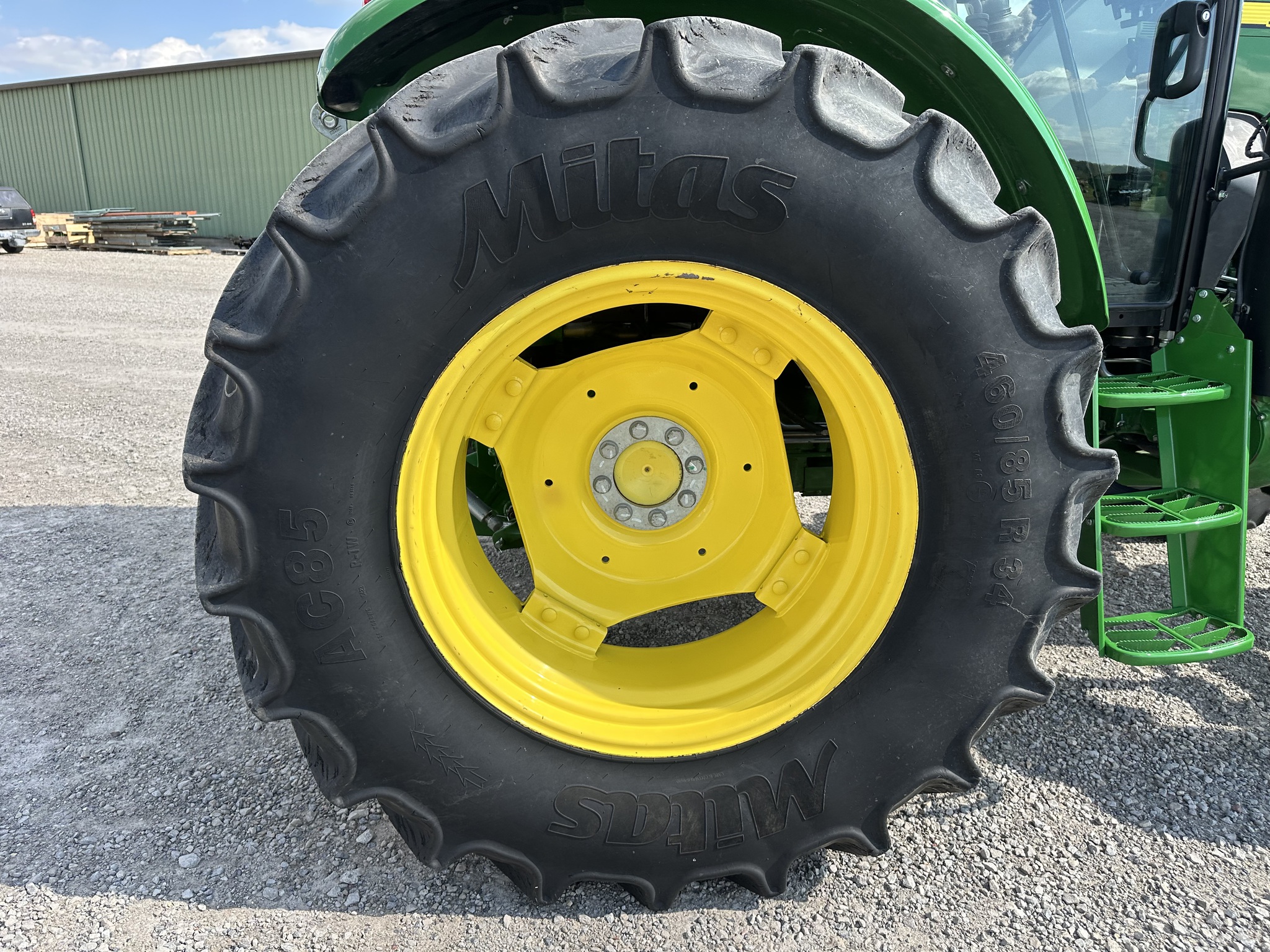 2023 John Deere 6120E Image 10