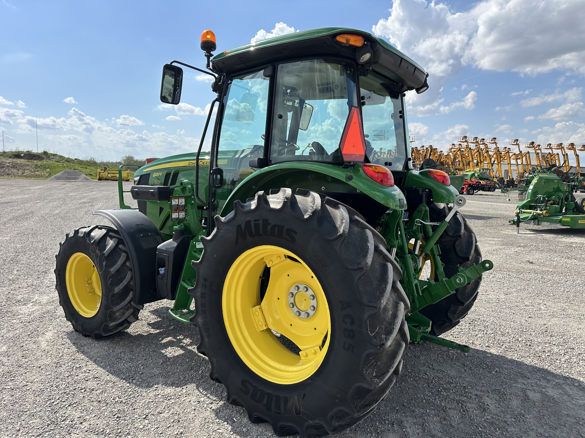 2023 John Deere 6120E Image 3