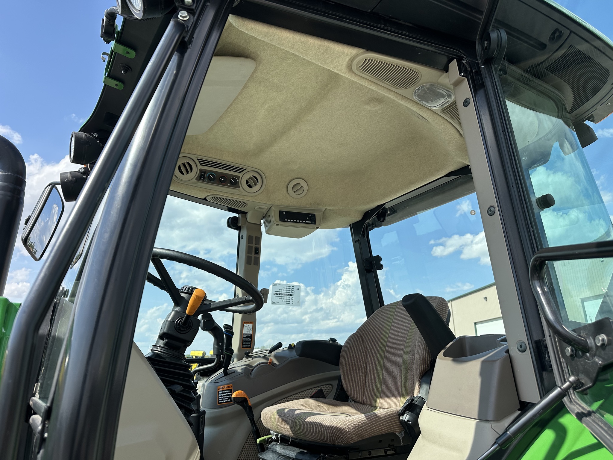 2023 John Deere 6120E Image 26