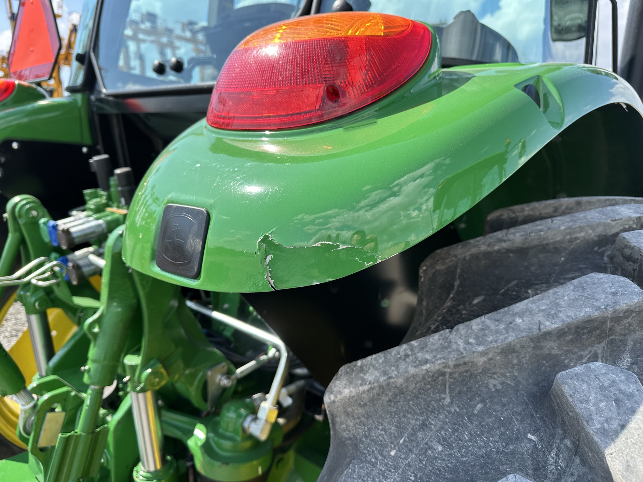 2023 John Deere 6120E Image 23