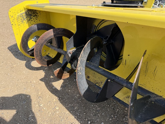 2015 John Deere X324 - Photo18