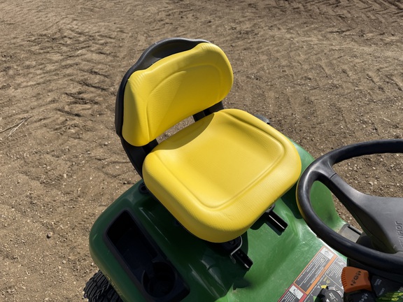 2015 John Deere X324 - Photo22