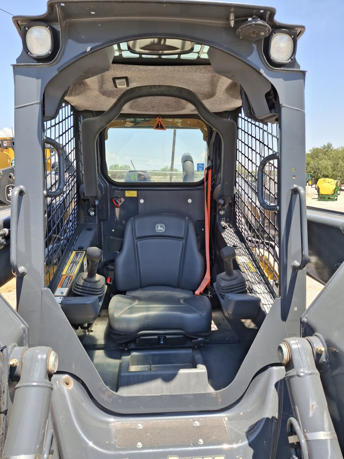 2024 John Deere 324G Image 4