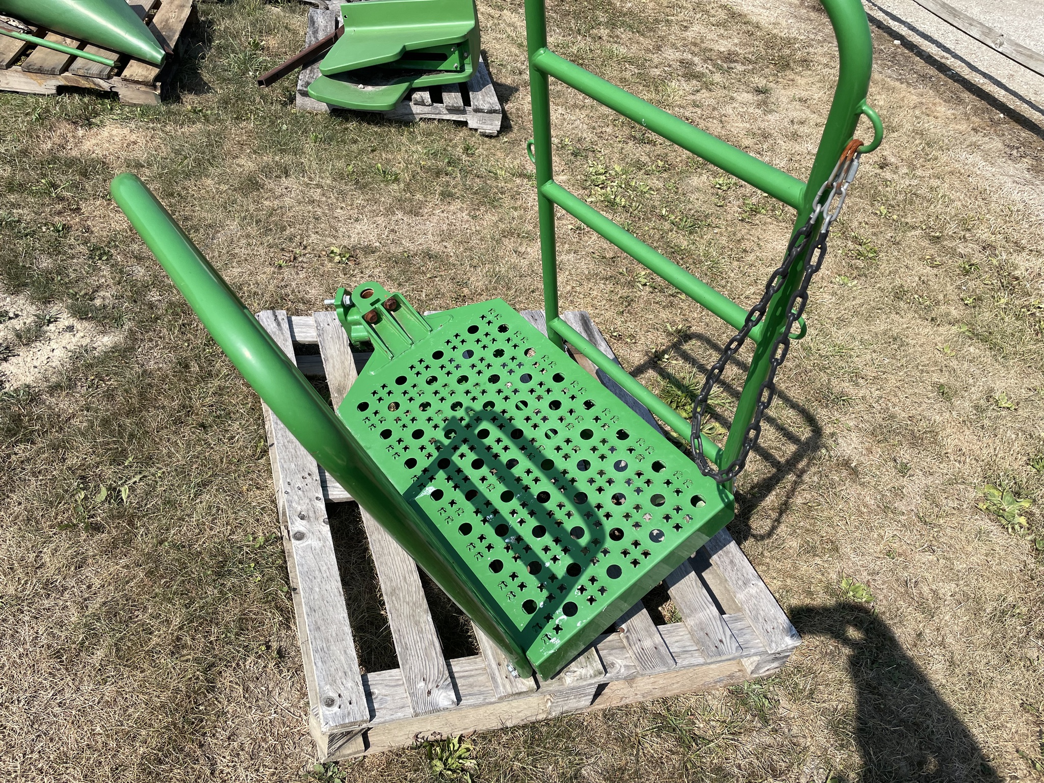 John Deere S660 Image 1