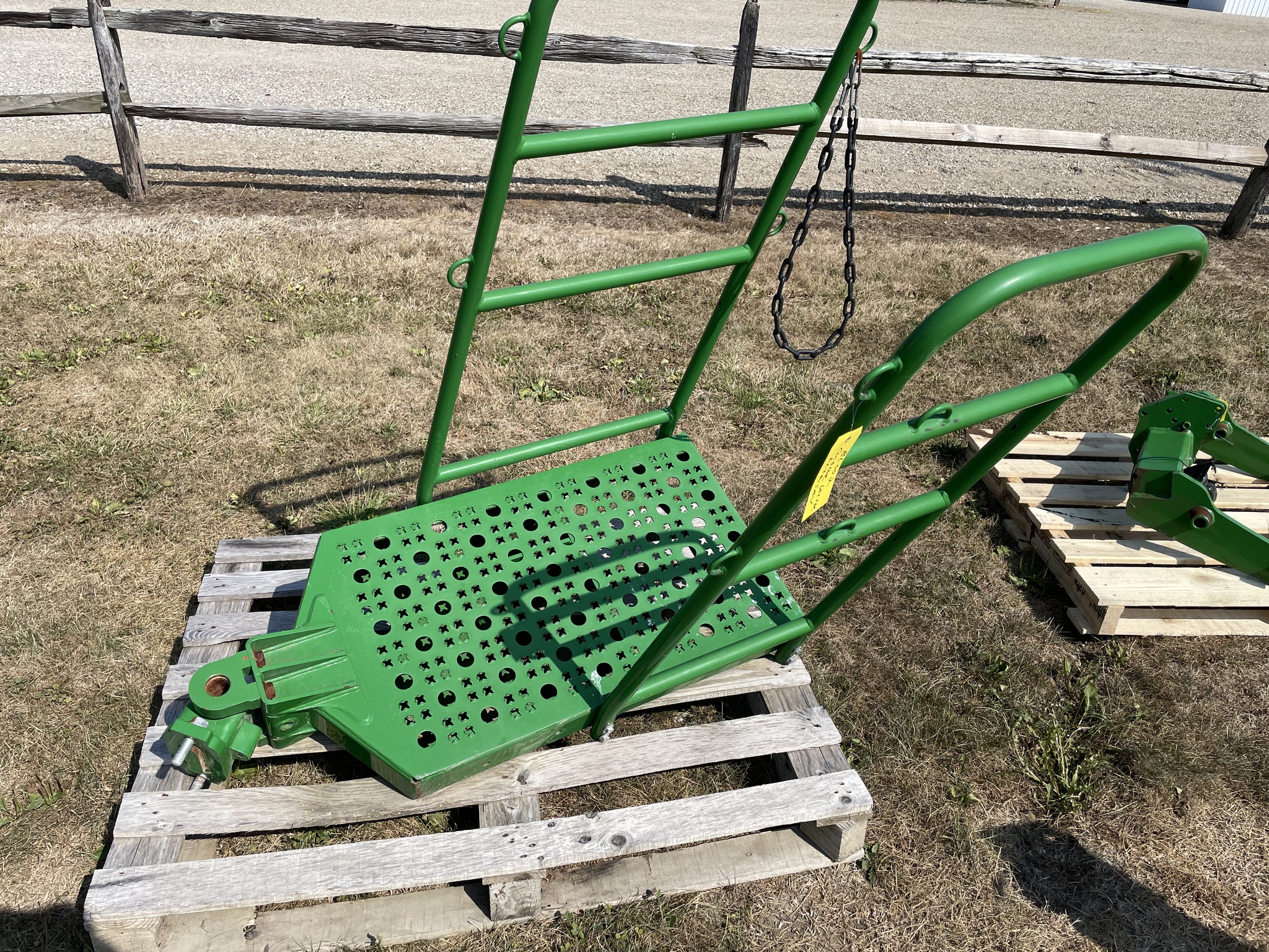 John Deere S660 Image 2