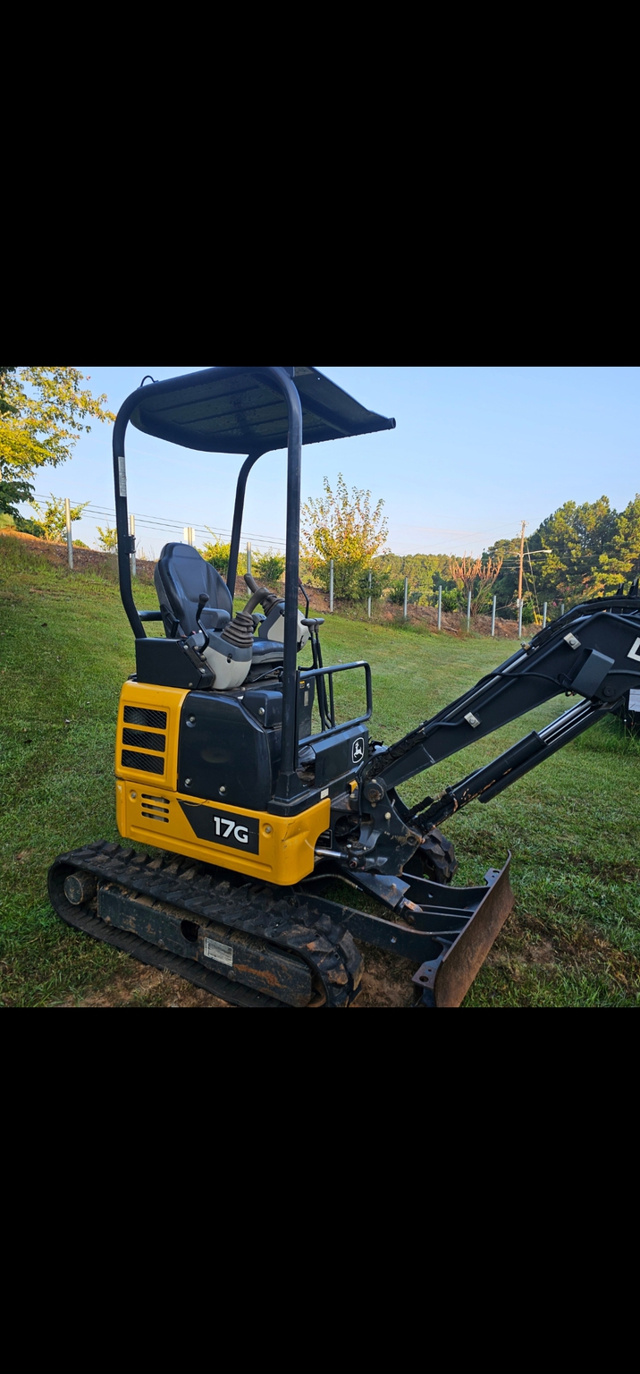 2021 John Deere 17G Image 4