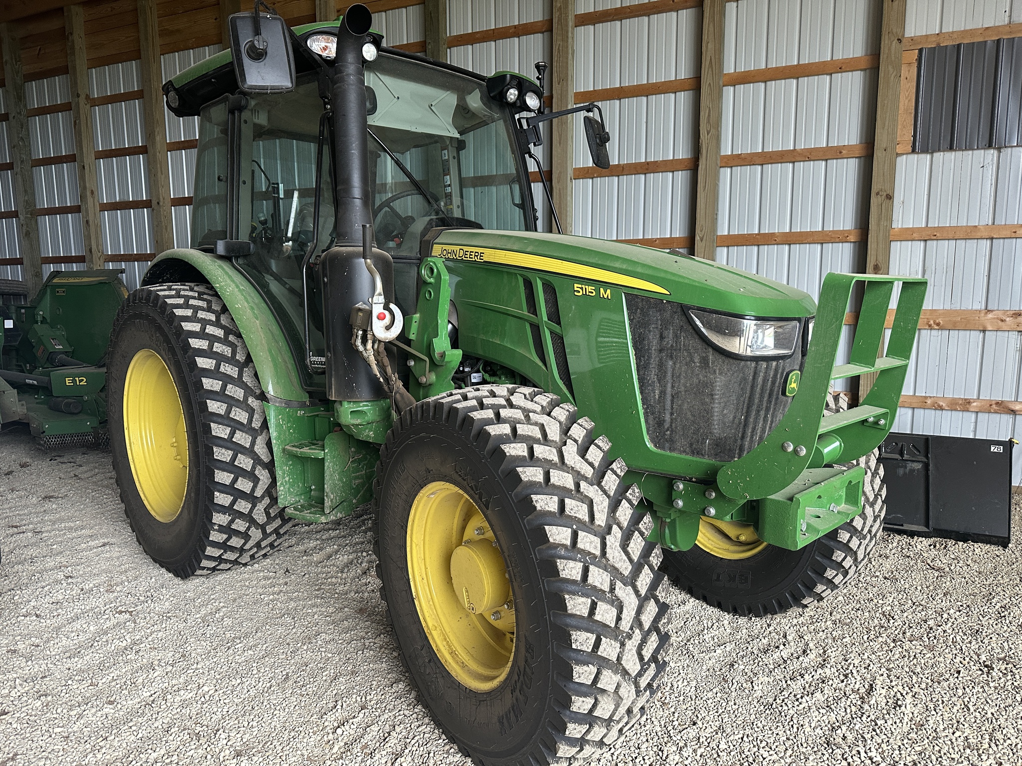 2022 John Deere 5115M Image 1
