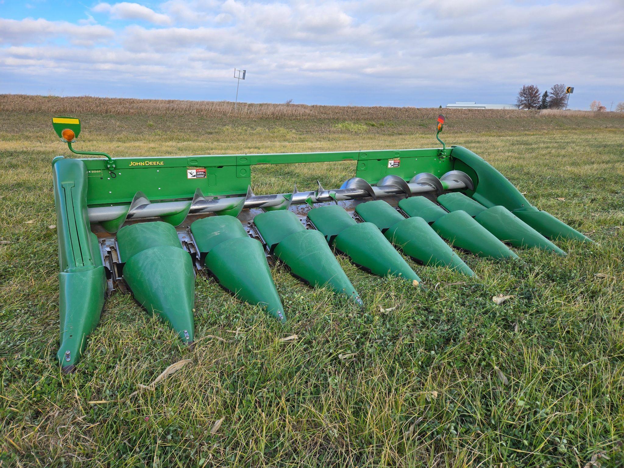 2019 John Deere 708C Image 3